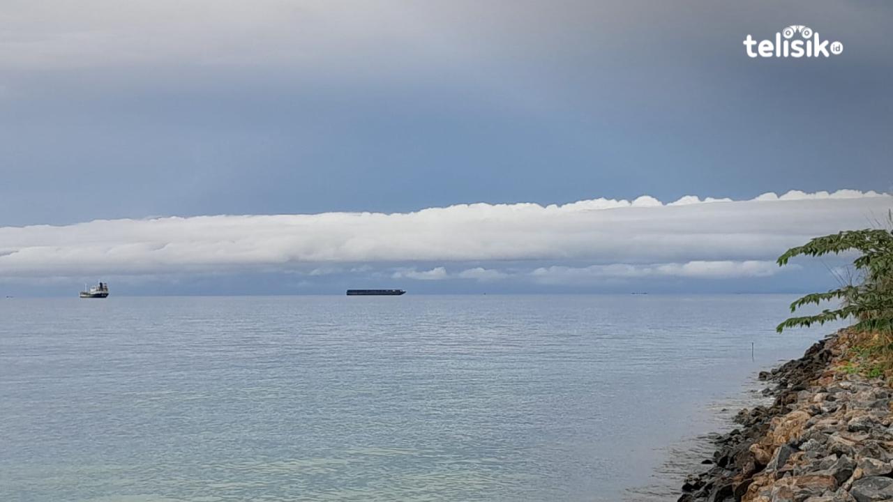 Tinggi gelombang di perairan Sulawesi Tenggara diprediksi mencapa 4 Meter pada 12-13 Mei. Foto: La Ode Andi Rahmat/Telisik