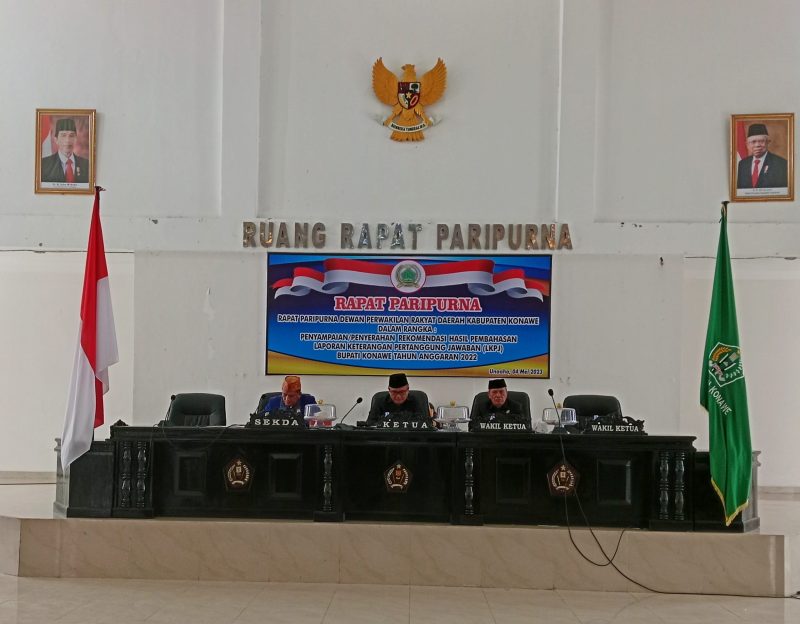 Rapat paripurna penyerahan rekomendasi hasil pembahasan LKPJ Bupati Konawe tahun anggaran 2022. Foto: Ist.