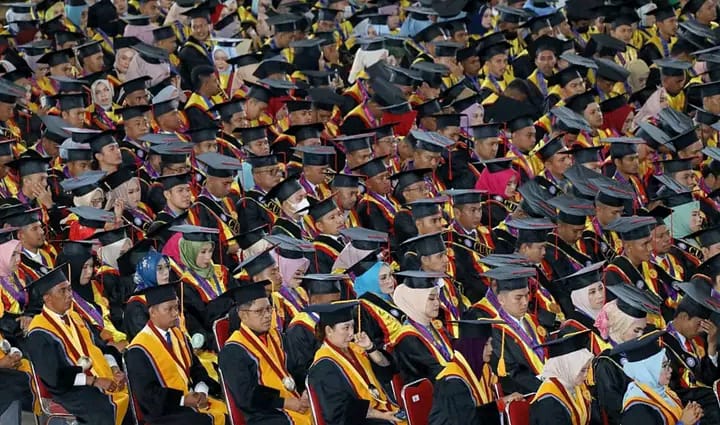 UHO Kendari kembali menggelar wisuda pada gelombang kedua dengan jumlah 1.247, setelah melaksanakan prosesi wisuda pada gelombang pertama dengan jumlah 1.294 untuk periode Januari-April 2023. Foto: Ist.