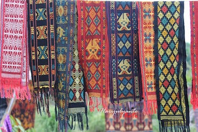 Kain tenun Kamohu yang telah masuk jadi warisan budaya tak benda sejak 2019. Foto: Repro Goodnewsfromindonesia.id