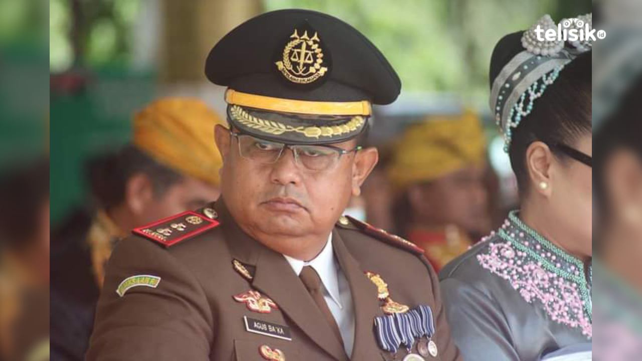 Kajari Muna, Agustinus Baka Tangdililing mengaku telah mengantongi calon tersangka korupsi di BPBD Buton Utara. Foto: Sunaryo/Telisik