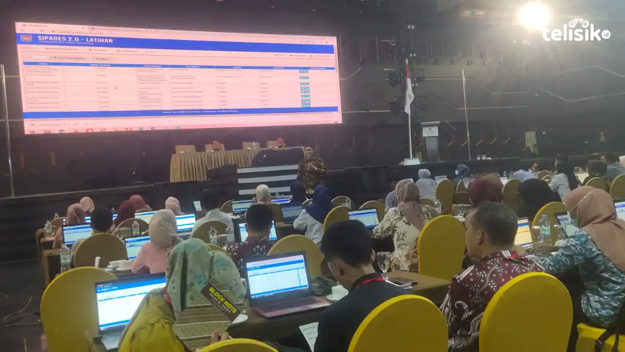 LKKN mengadakan bimbingan teknis pengelolaan aset desa berbasis aplikasi diikuti 124 kepala desa se-Kabupaten Muna sebagai realisasi dari Permendagri Nomor 1 Tahun 2016 tentang Pengelolaan Aset Desa. Foto: Erni Yanti/Telisik