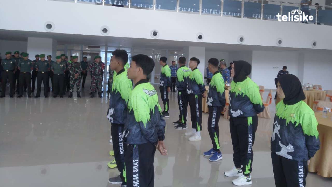 Sebanyak 15 atlet termasuk pelatih dan offisial, diberangkatkan ke Kota Makassar untuk mengikuti kejuaraan Piala Kasad. Foto: Nur Khumairah/Telisik