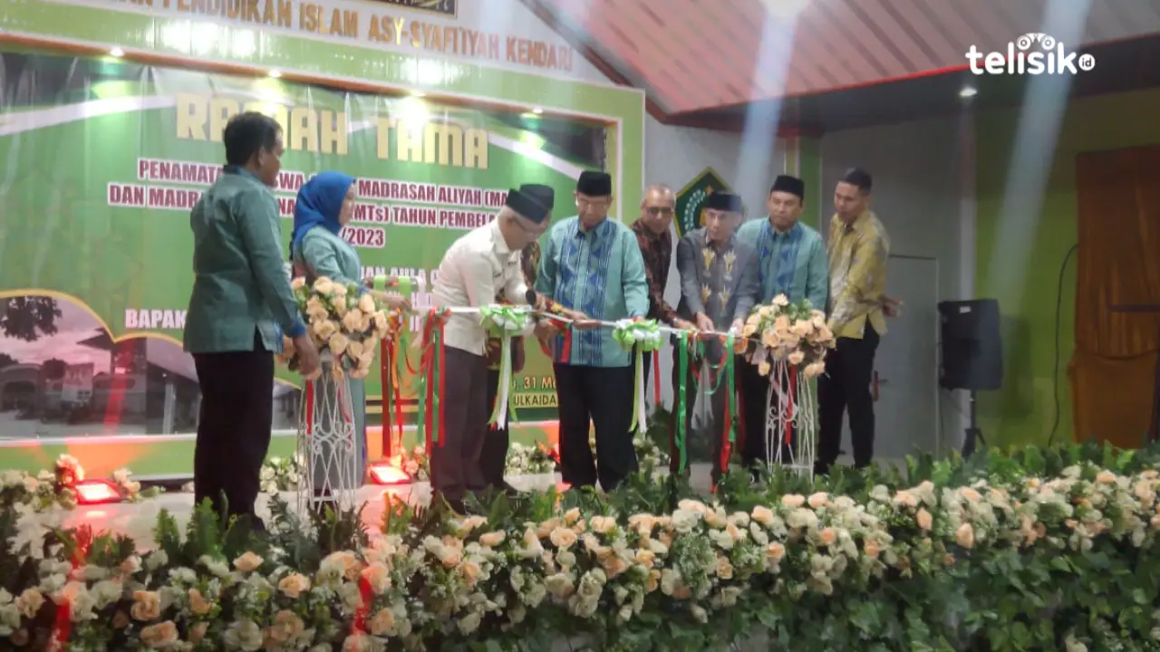 Sebagai salah satu donatur Yayasan Asy-Syafiiyah, Lukman Abunawas berharap Yayasan Asy-Syafiiyah bisa mencetak generasi penerus dengan akidah dan akhlak yang baik. Foto: Nur Khumairah/Telisik