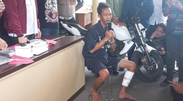 Muhammad Husen (28) pelaku utama pembunuhan bos galon di Semarang, ia mengaku membunuh karena sakit hati sering dipukuli korban. Foto: Kumparan.com.