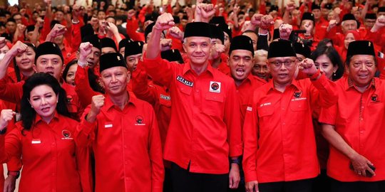 Partai Banteng sepertinya mulai ketar-ketir usai relawan Wali Kota Solo Gibran Rakabuming Raka, mendukung Prabowo pada Pemilihan Presiden 2024. Foto: Repro Merdeka.com