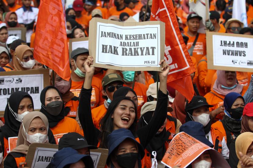 Hari Buruh atau May Day diperingati setiap tanggal 1 Mei dan dijadikan hari libur nasional di Indonesia. Foto: Repro Republika