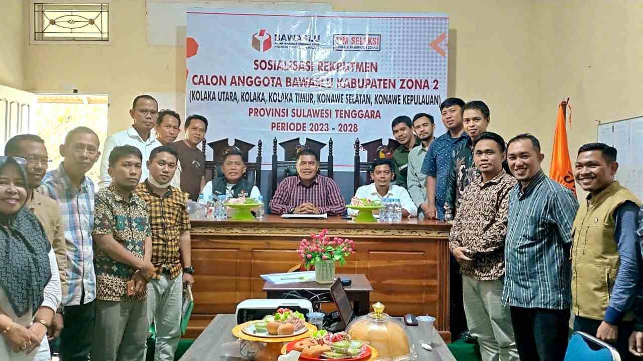 Tim Seleksi calon anggota Bawaslu kabupaten/kota zona 2 melakukan sosialisasi kepada masyarakat di Kabupaten Kolaka. Foto: Ist.
