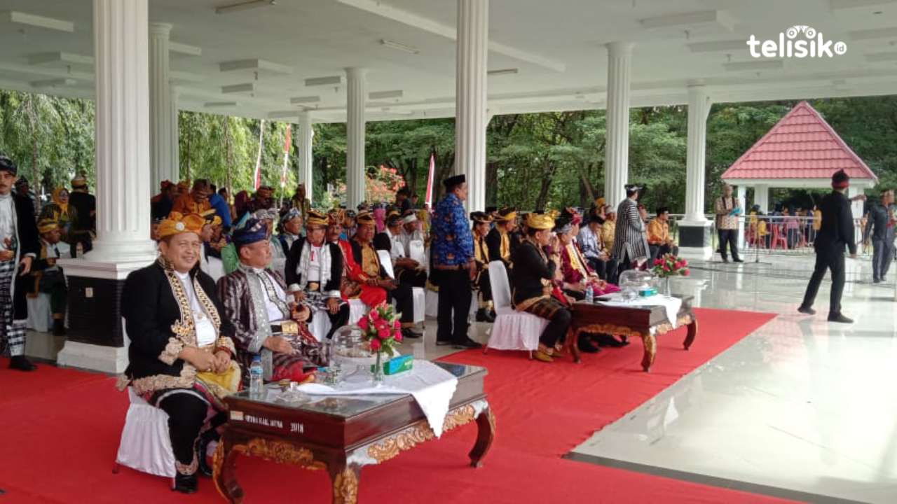 Bupati Muna, LM Rusman Emba bersama Wabup Bachrun Labuta me-launching TPP ASN bertepatan dengan peringatan Hari Pendidikan Nasional, 2 Mei 2023. Foto: Sunaryo/Telisik