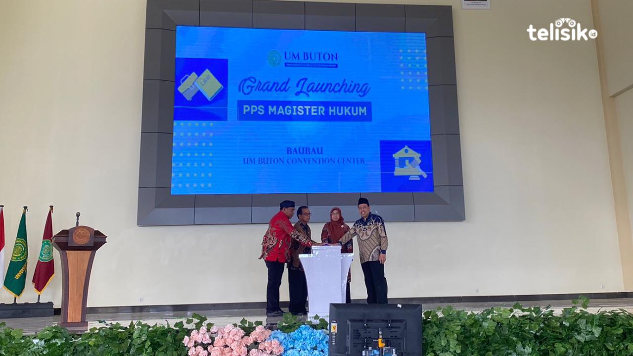 Pemencetan tombol grand launching program pasca sarjana magiter yang dilakukan oleh Rektor UM Buton, perwakilan PP Muhammadiyah, Ketua Omdusman RI, dan Wali Kota Baubau. Foto: Elfinasari/Telisik