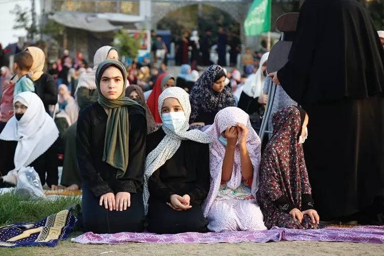 Wanita yang sedang haid tetap bisa mendapat pahala meski tak diperbolehkan ikut salat Idul Adha. Foto: Repro Jatimnetwork.com