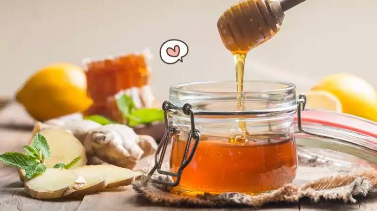 Untuk mengurangi konsumsi gula, beberapa orang memilih untuk menggantinya dengan madu. Pasalnya, madu dianggap lebih sehat dan lebih bermanfaat dibandingkan gula. Foto: Orami.co.id