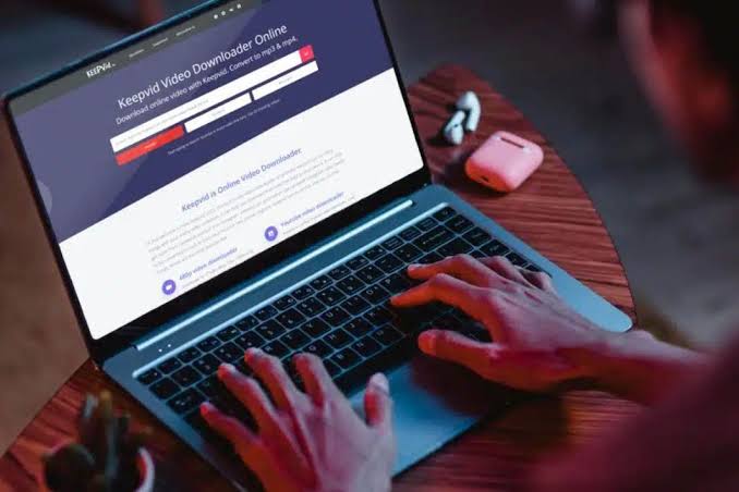 Mengunduh video dari YouTube bisa sangat mudah lewat beberapa aplikasi  atau situs. Foto: Repro Blibli.com