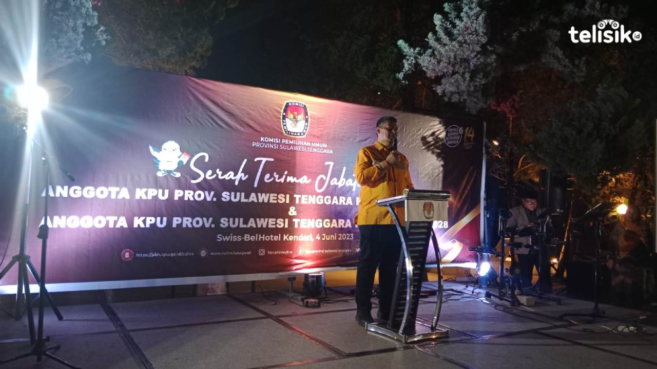La Ode Natsir menjelaskan bahwa dalam Pemilu 2024 nanti KPU RI mengoptimalkan penggunakan sistem informasi atau aplikasi. Foto: Febriyani/Telisik