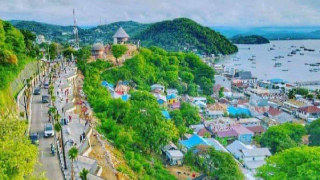 Situasi terkini kemajuan Kota Labuan Bajo, Nusa Tenggara Timur yang juga menggerakan nilai uang. Foto: Ist.