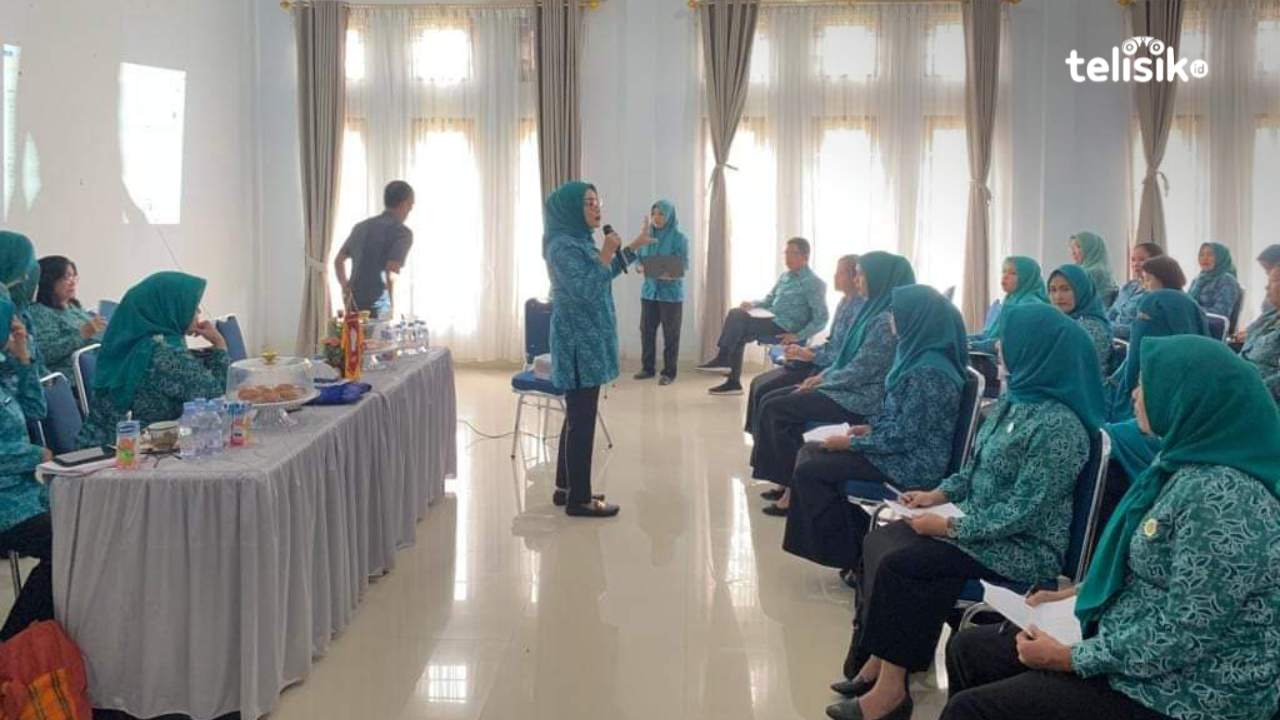Lakukan pembinaan program unggulan TP PKK Sulawesi Tenggara, sambangi TP PKK Kolaka Timur. Foto: Sigit Purnomo/Telisik
