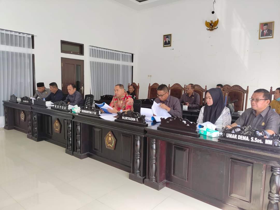 Rapat pembahasan Raperda tentang Pajak dan Retribusi Daerah Konawe. Foto: Ist.