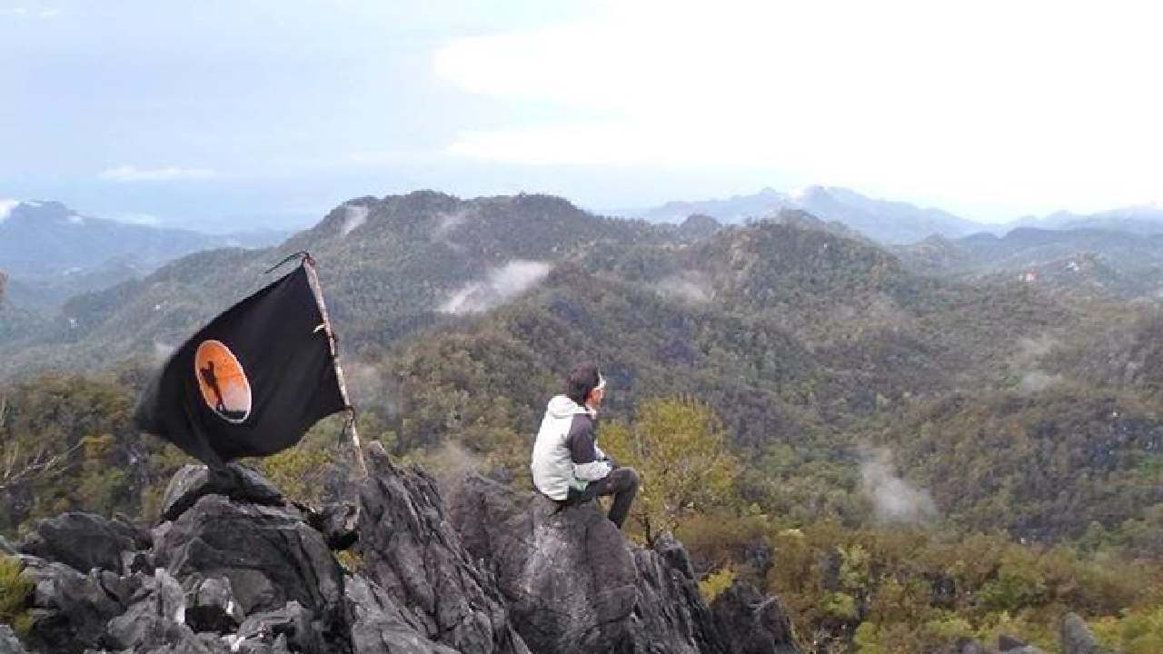 Gunung Mekongga merupakan gunung tertinggi di Sulawesi Tenggara, letaknya ada di Desa Tinukari, Kabupaten Kolaka Utara. Foto: Facebook Muh Rorin Puluase