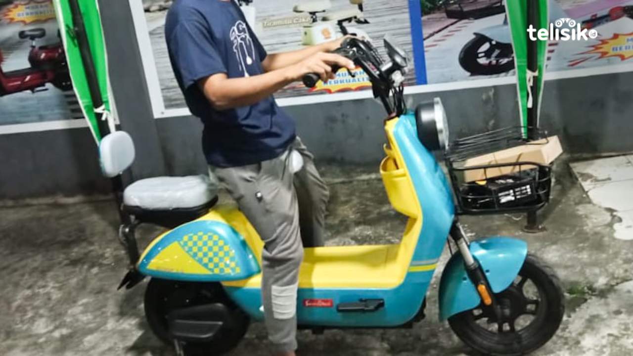 Sepeda listrik yang banyak dikendarai anak-anak sekolah, ternyata berbahaya. Foto: Wiwik Prihastiwi/Telisik