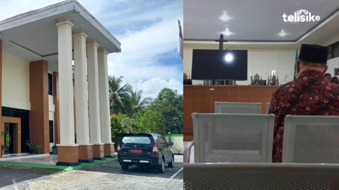Hakim bacakan putusan perkara pelecehan Prof B terhadap mahasiswi RN di Pengadilan Tipikor-PHI, Kecamatan Baruga, Kota Kendari. Foto: La Ode Andi Rahmat/Telisik