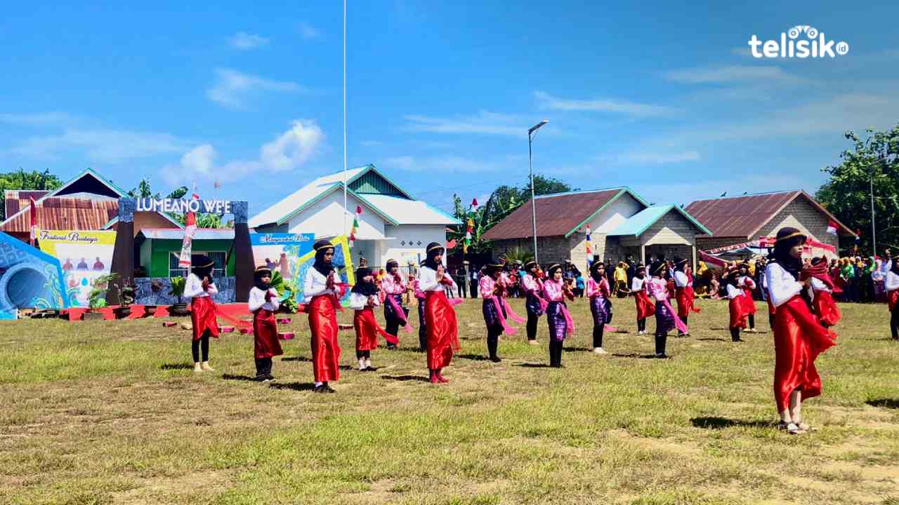 Pembukaan festival budaya masyarakat Bola serumpun yang diikuti oleh ribuan warga Buton Selatan. Foto: Sofi Insan Wardani/Telisik