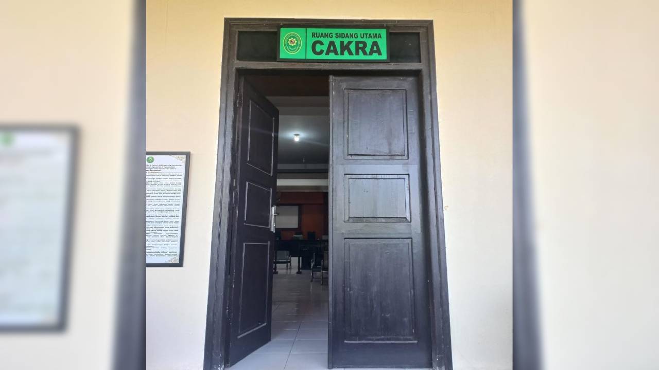 Besok majelis hakim akan membacakan putusan kasus dugaan pelecehan seksual dengan terdakwa prof B, di ruang sidang utama cakra Pengadilan Negeri Kendari. Foto: Ist.