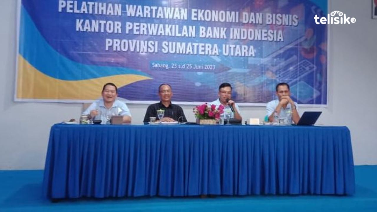 Kepala Deputi Bank Indonesia Perwakilan Sumatera Utara Ibrahim (kiri kedua) dan Kepala Divisi Implementasi Kebijakan Ekonomi dan Keuangan Daerah Bank Indonesia Sumatera Utara Poltak Sitanggang (kanan kedua). Foto: Reza Fahlefy/Telisik