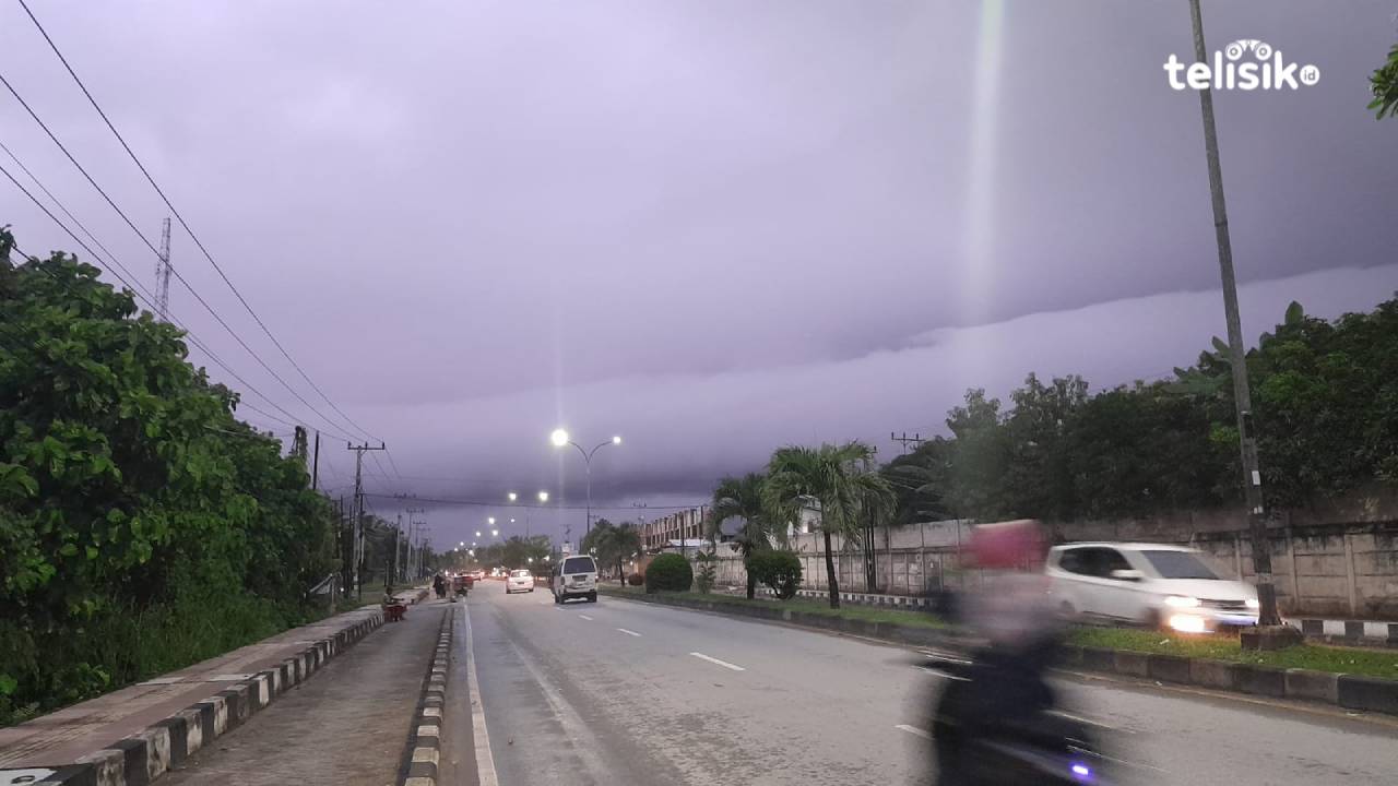Sulawesi Tenggara alami curah hujang tinggi sejak tanggal 10 Juni 2023, masyarakat diimbau waspada dengan kondisi perubahan cuaca. Foto: La Ode Andi Rahmat/Telisik
