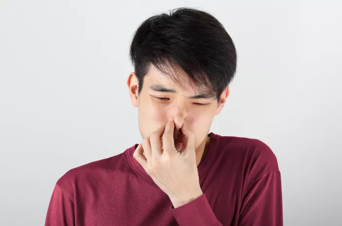 Banyak pria tidak percaya diri melakukan oral seks karena aroma khas Mr P yang membuat tak nyaman. Foto: Repro Halodoc.com