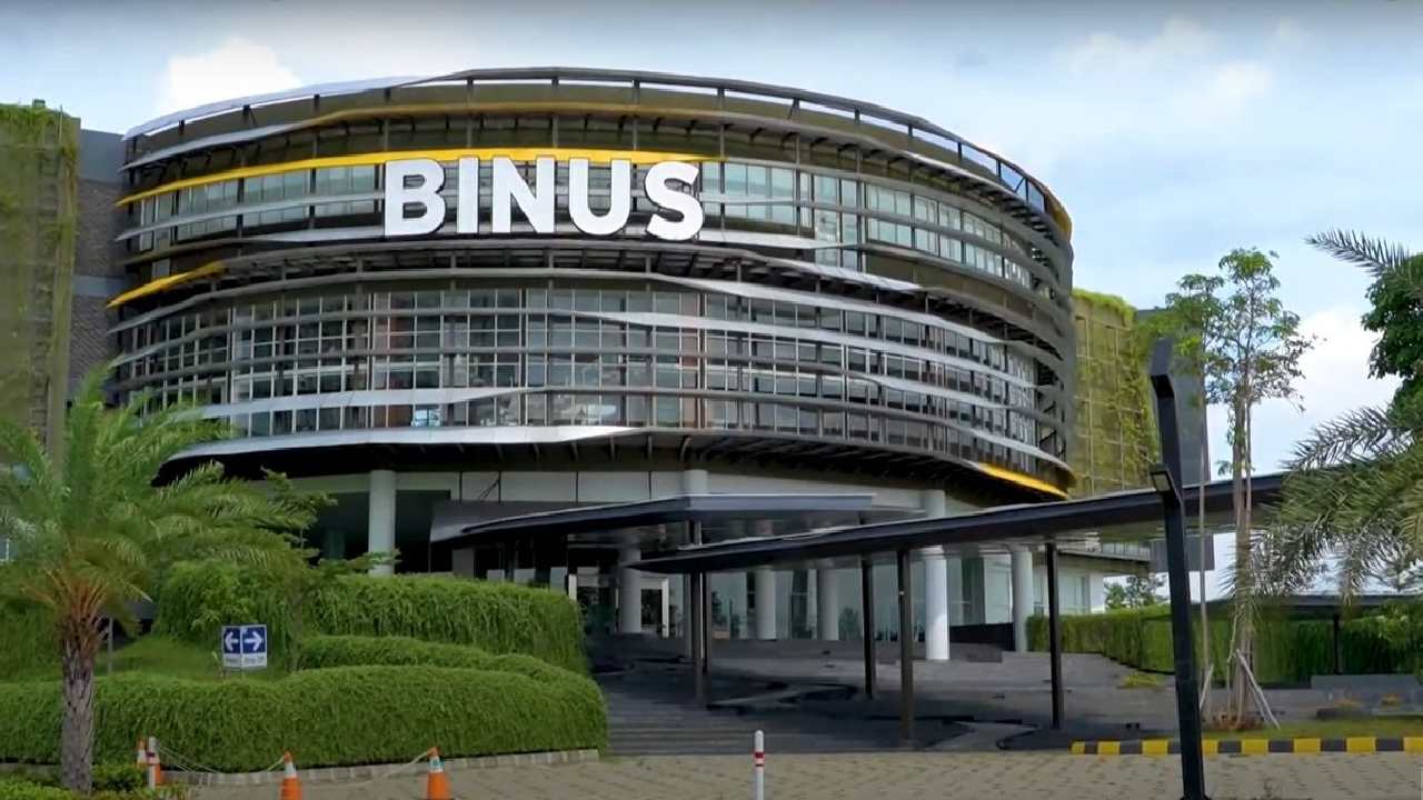 Universitas Bina Nusantara (Binus) menempati posisi ketiga dalam daftar universitas dalam bidang studi bisnis terbaik di Indonesia. Foto: Detik.com