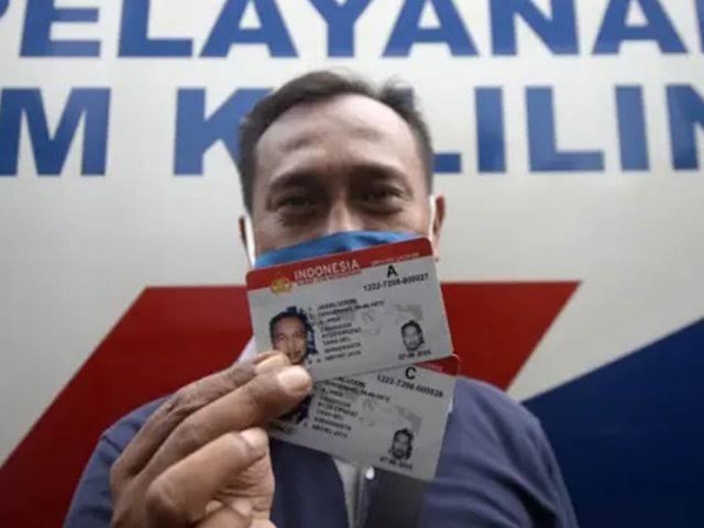 Perpanjangan SIM dapat dilakukan dengan mudah melalui aplikasi Korlantas. Foto: Repro Diadona.id
