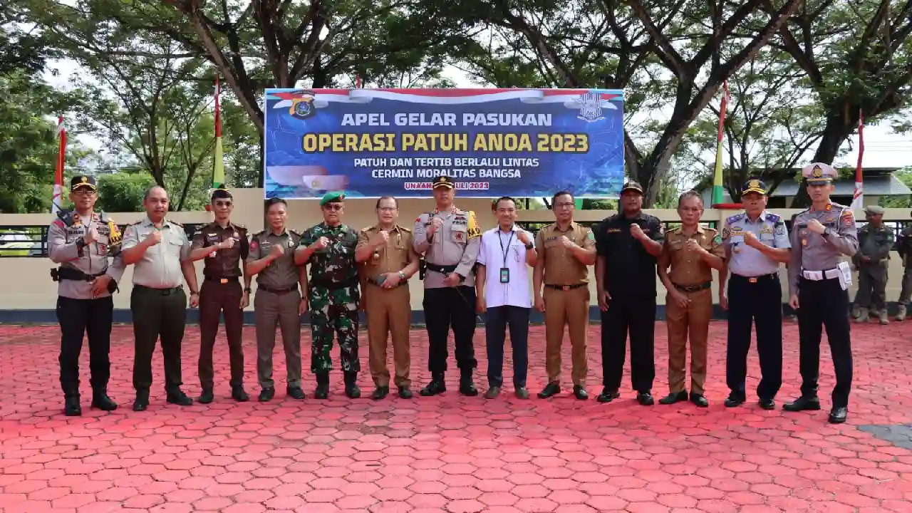 Polres Konawe menggelar apel pasukan Operasi Patuh Anoa 2023 di halaman Mako Polres Konawe. Foto: Ist.