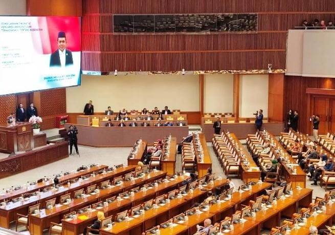 Pemerintah bersama DPR secara resmi menyepakati RUU Kesehatan menjadi Undang-Undang dalam Rapat Paripurna DPR masa persidangan V tahun sidang 2022-2023. Foto: Kemenkumham.go.id