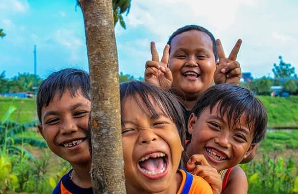 Indonesia dinobatkan sebagai negara dengan penduduk berperasaan paling positif di dunia pada 2023. Survei tersebut dirilis perusahaan riset asal Amerika Serikat yang bertajuk 2023 Global Emotions. Foto: Repro Flickr.com