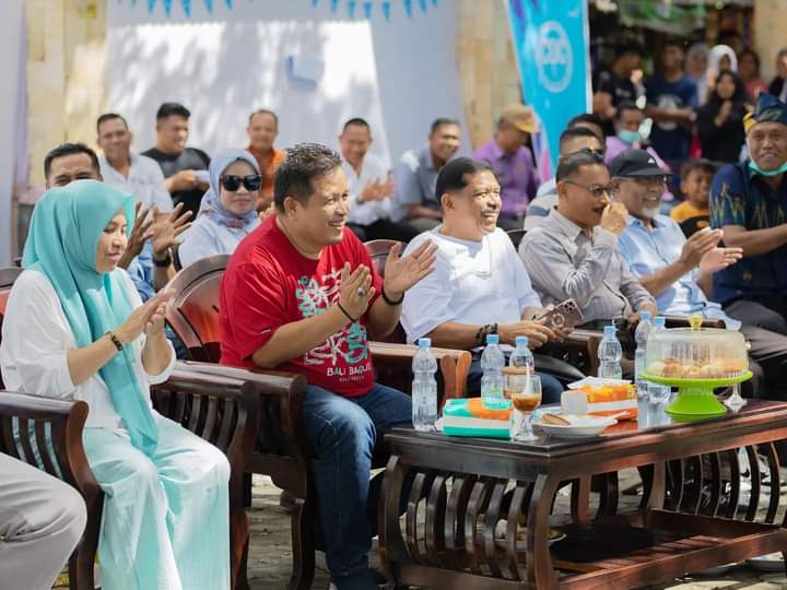 Bupati Muna, LM Rusman Emba bersama Sekda, Eddy Uga. Foto: Ist.