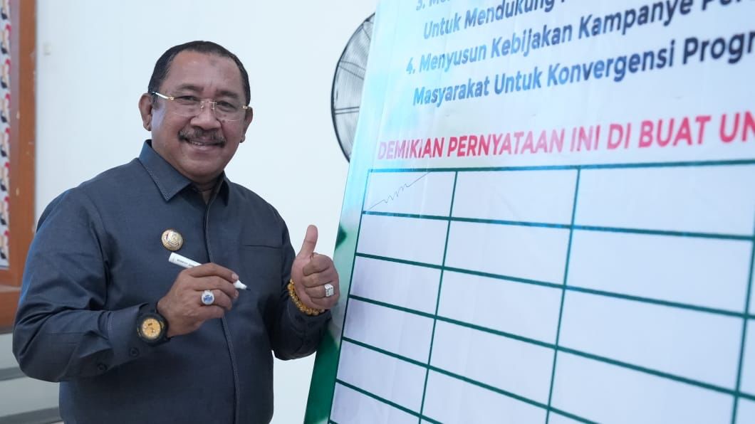 Pj Bupati Bombana mengimbau jajarannya untuk mengedepankan masalah penurunan stunting. Foto: Ist.