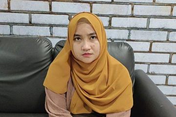 Cinta itu buta, mungkin itu yang dapat digambarkan dalam pikiran Eka Wahyu Lestari. Dirinya masih mau menikah dengan pacarnya, Fika Andrean Banjarnaor walau sudah ditikam 16 kali dengan pisau. Foto: Tribunmedan