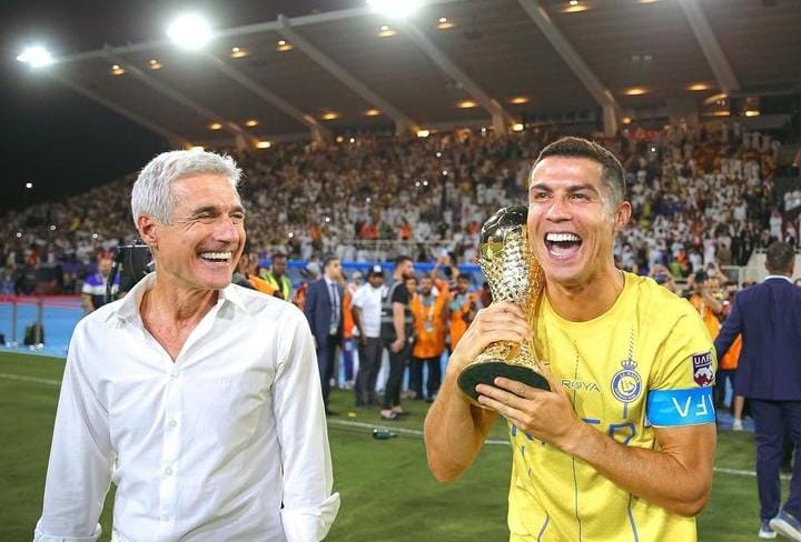 Ronaldo berhasil mempersembahkan trofi perdana bagi Al Nassr setelah mengalahkan Al Hilal di final yang digelar di King Fahd Stadium, Sabtu (12/8/2023) waktu setempat. Foto: Instagram @Al Nassr