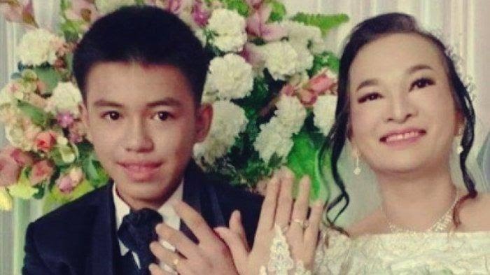 Publik kembali menyorot pernikahan beda agama antara bocah laki-laki berumur tahun dengan teman ibunya sendiri yang berumur 41 tahun di Sambas, Kalimantan Barat. Foto: Repro Tribunmanado