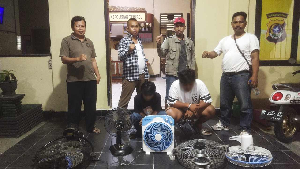 Tiga tersangka yang berhasil ditangkap adalah AP(22), AB (17), dan MS (16). Mereka diamankan beserta kipas angin curian. Foto: Ist.