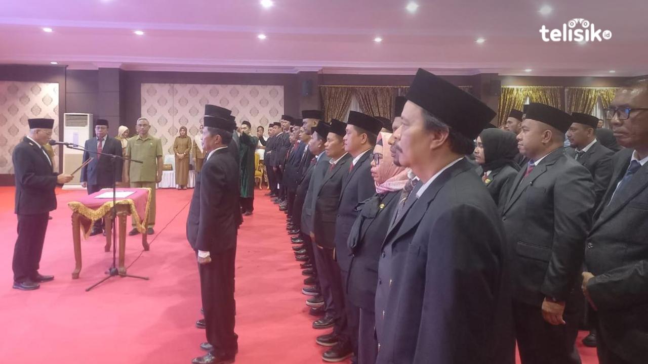 Sekda, Asrun Lio melantik 9 kadis dan 83 pejabat eselon III dan IV lingkup Pemprov Sulawesi Tenggara. Foto: Nur Khumairah/Telisik