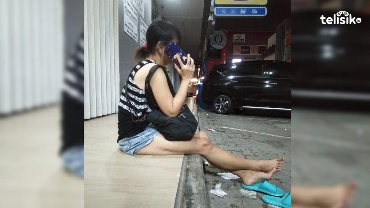 Pekerja seks komersial yang mangkal di Lokasari, Mangga Besar. Foto: Mustaqim/Telisik