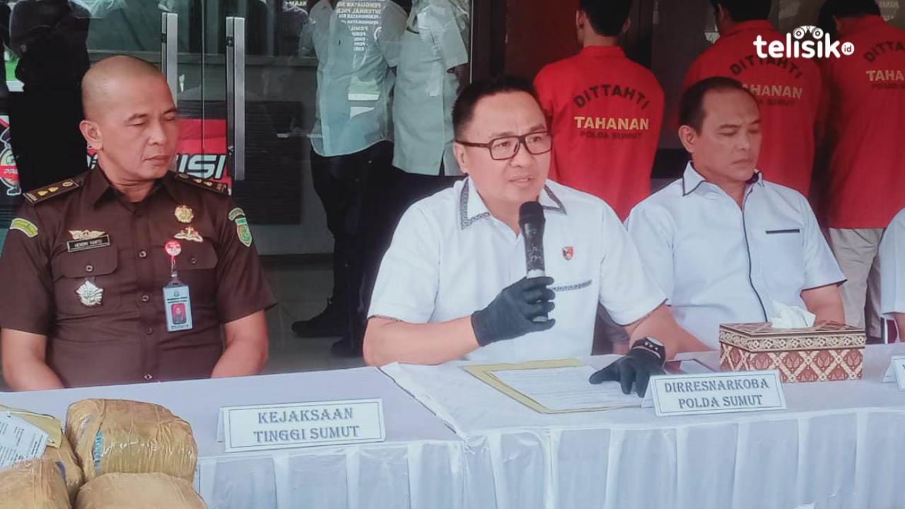 Direktur Reserse Narkoba Polda Sumatera Utara, Kombes Pol Yemi Mandagi ketika memberikan keterangan kepada sejumlah awak media. Foto: Reza Fahlefy/Telisik