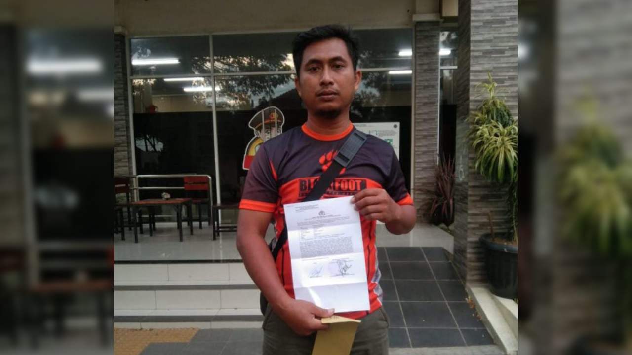 Korban melaporkan oknum pengacara dan sekelompok pemuda atas dugaan pengerusakan ke Mapolda Sumatera Utara. Foto: Ist.