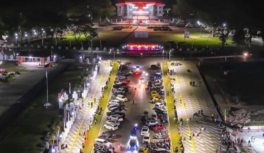 Ruang terbuka hijau persembahan di akhir masa jabatan Kery Saiful Konggoasa yang kini jadi pusat untuk masyarakat Konawe. Foto: Ist.
