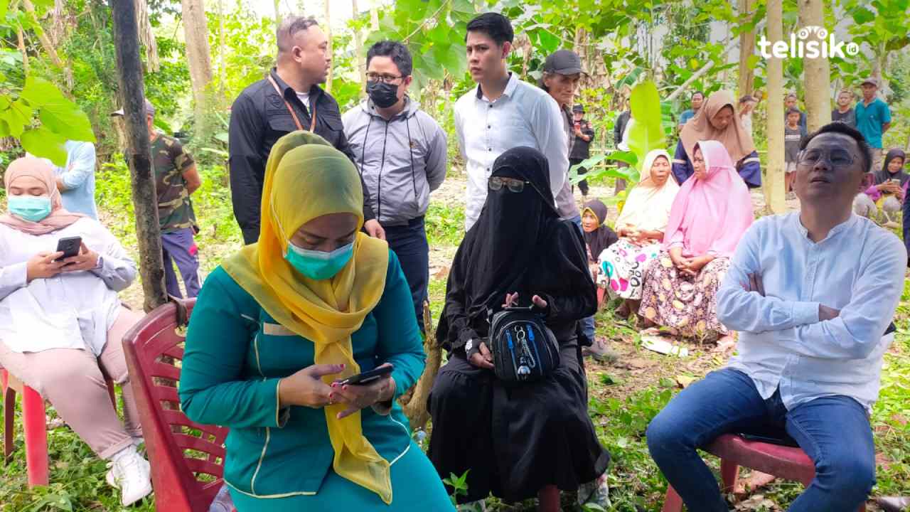 LBH HAMI beberkan kesaksian perwakilan pihak keluarga saat proses autopsi jenazah Juliansyah. Foto: Sigit Purnomo/Telisik