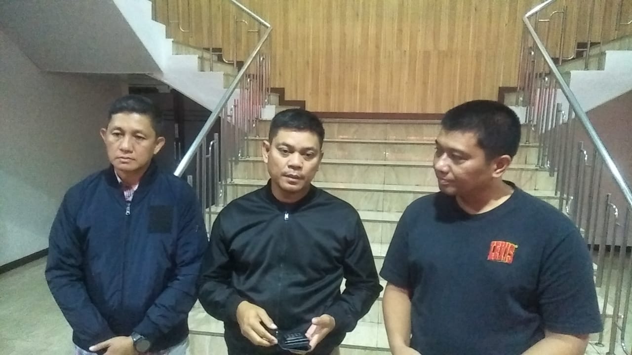 Kabid Humas Polda Sumatera Utara, Kombes Pol Hadi Wahyudi (tengah) bersama Kapendam I Bukit Barisan Kolonel Riko Siagian (kanan). Foto: Humas Polda Sumatera Utara