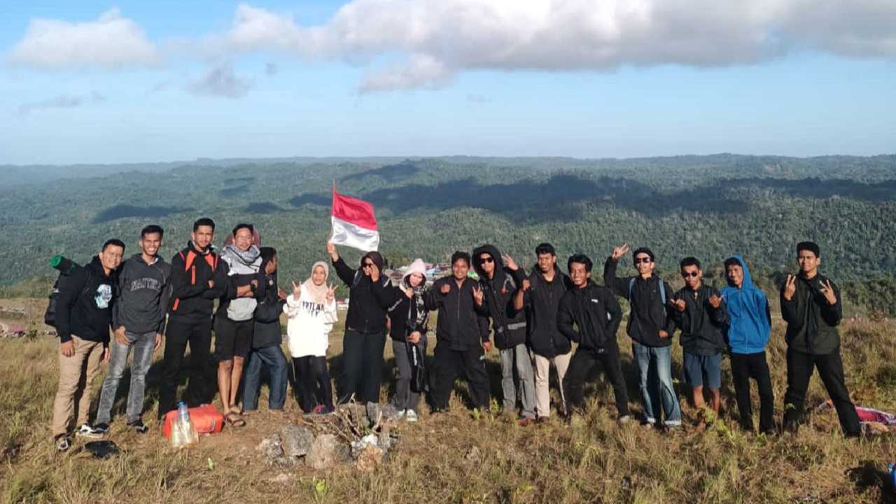 Puncak Lamado selalu ramai dikunjungi saat Agustusan ataupun weekend. Foto: Ist.