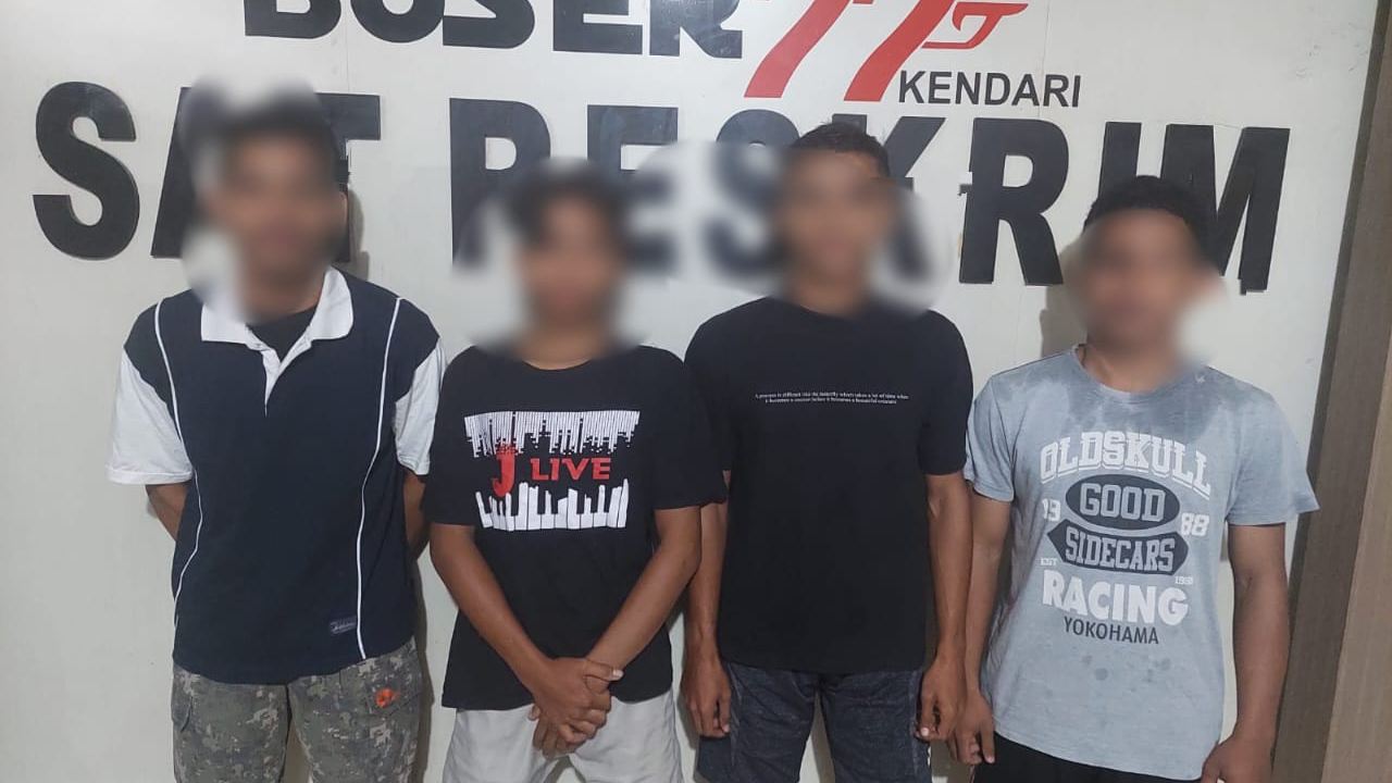 Empat mahasiswa Teknik UHO, ditahan polisi diduga menganiaya senior dikampus. Foto: Ist.