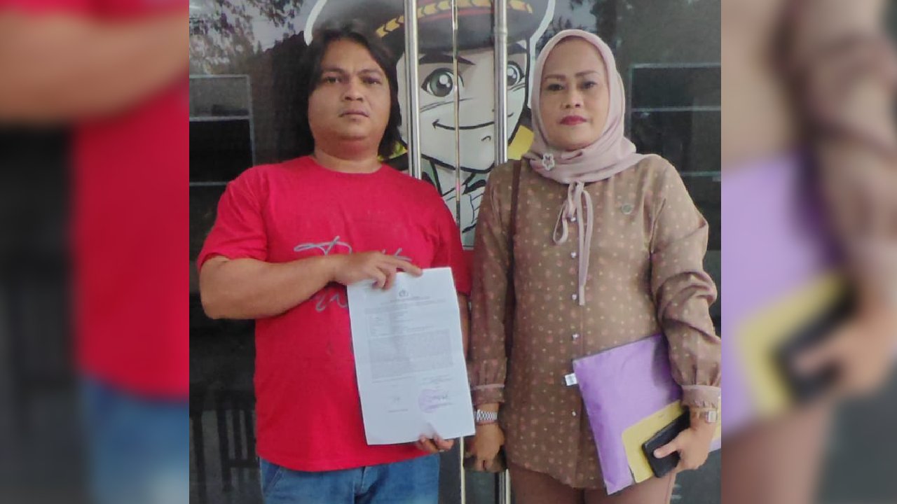Pelapor (tengah) didampingi Tim Ahli Hukum Kesehatan, Dian Wahyuni SKM.MM. MH.Kes.CTAP. Foto: dokumentasi tim ahli kesehatan